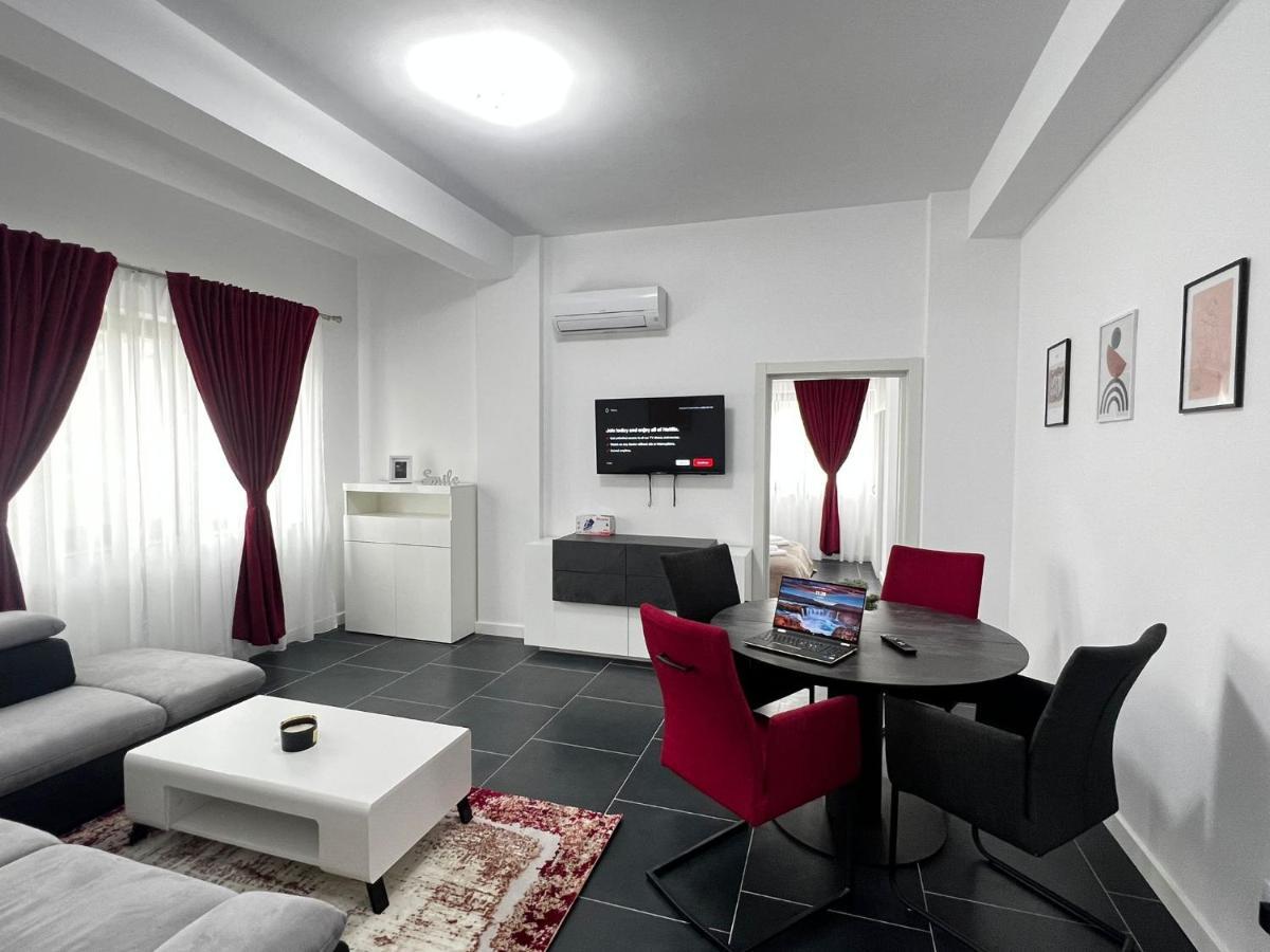Marvellous Aparthotel With Master Apartments Szucsáva Kültér fotó
