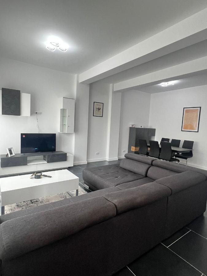 Marvellous Aparthotel With Master Apartments Szucsáva Kültér fotó