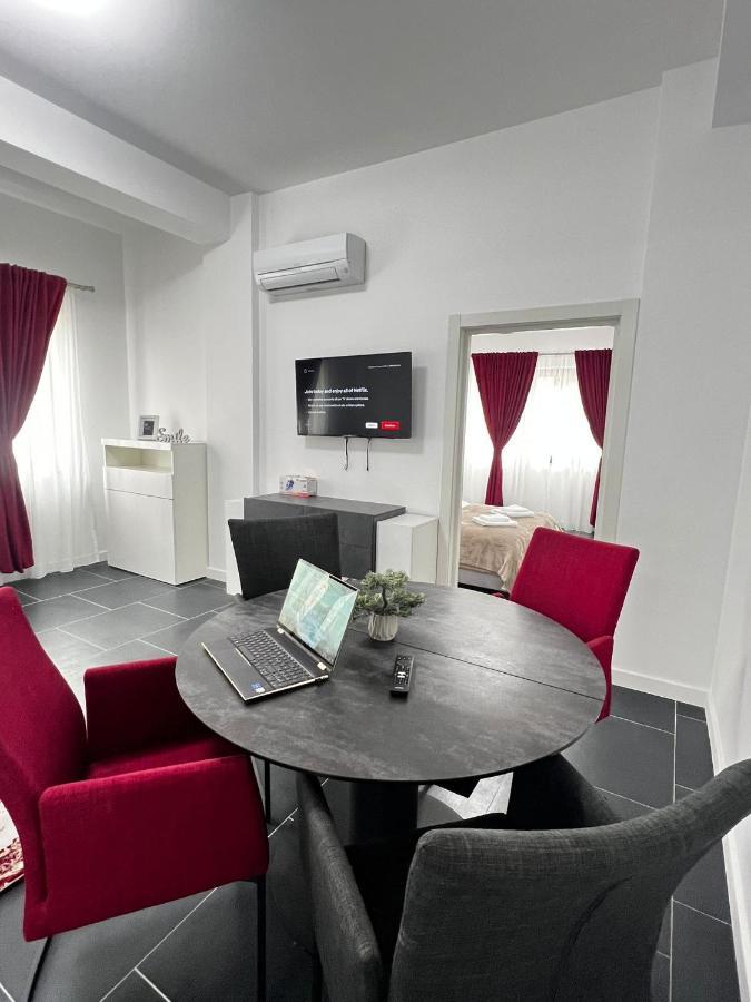 Marvellous Aparthotel With Master Apartments Szucsáva Kültér fotó