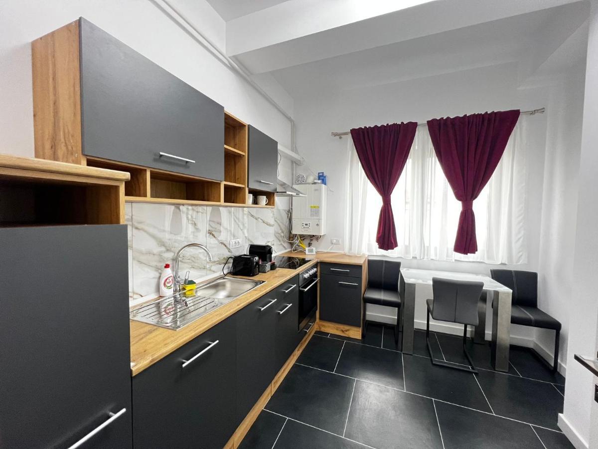 Marvellous Aparthotel With Master Apartments Szucsáva Kültér fotó